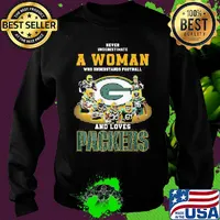 Never underestimate a woman who understands football and loves green bay packers signatures s Sweater