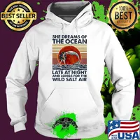 She Dreams Of The Ocean Late At Night And Longs For The Wild Salt Air Mermaid Moon Vintage Retro Shirt Hoodie