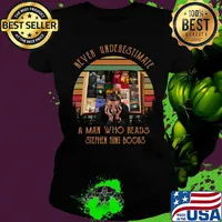 Never underestimate a man who reads stephen king books vintage retro s Ladies tee