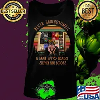 Never underestimate a man who reads stephen king books vintage retro s Tank top