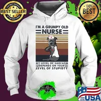 Pitbull i'm a grumpy old nurse my level of sarcasm depends on your level of stupidity vintage retro s Hoodie