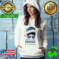 First Time Nana Est. 2022 Messy Bun Xmas Lights Santa Hat T-Shirt