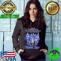 Never underestimate a woman who understands hockey and loves tampa bay champions signatures s Hoodie