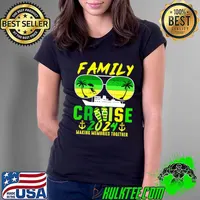 Family Cruise 2024 Making Memories Together Summer Sunglasses retro T-Shirt