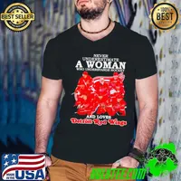 Never underestimate a woman who understands hockey and loves Detroit Red Wings signatures s Guys V Neck
