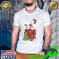 Snoopy And Woodstock Gift Tampa Bay Buccaneers Football Merry Christmas 2024 Guys V Neck