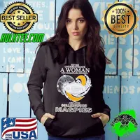Never underestimate a woman who understands football and loves Collingwood Magpies Hoodie