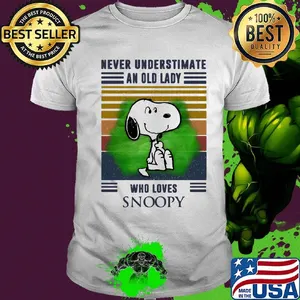 Never underestimate an old lady who loves snoopy vintage retro shirt