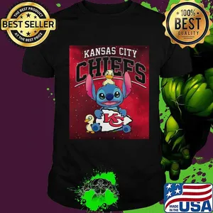 Disney stitch and ducks hug kansas city chiefs shirt
